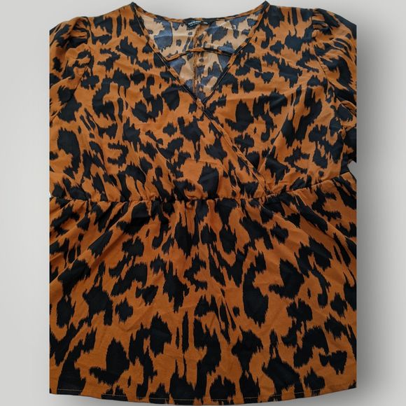 Shein CURVE Women's PLUS 3XL Leopard Print STRETCH Lightweight Blouse Top - Picture 2 of 13